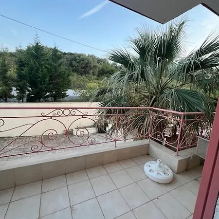Arelle Case de vacanță