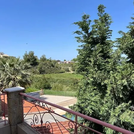 Arelle Case de vacanță